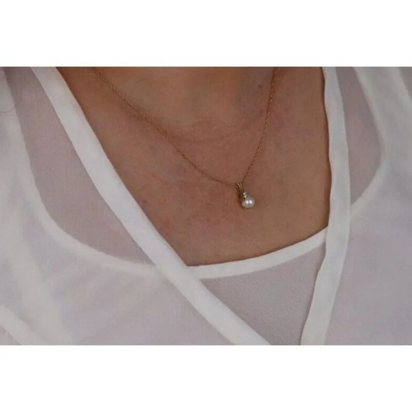 Pendant Only 10k Yellow Gold Freshwater Pearl & Cubic Zirconia Pendant - Picture 2 of 6